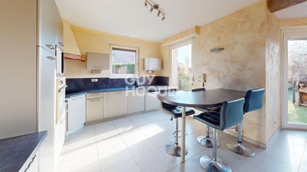 Maison familiale de 7 pièces avec piscine à vendre à Cernay