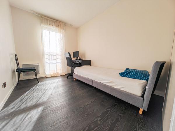 T3 MEUBLÉ 57m² + BALCON + PARKING - CERGY LE HAUT