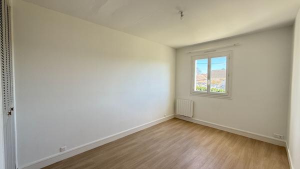 NOAILLES A 10 MINUTES, Maison 5 pièces , séjour/salon, 3 chambres, s/sol total, grenier, jardin