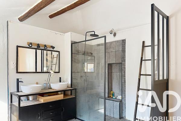 Maison à vendre 8 pièces 236 m² Rochefort-du-Gard