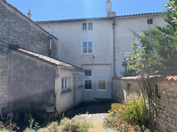 Maison à vendre |  Sauzé-Vaussais |  4 pièces | 112 m²