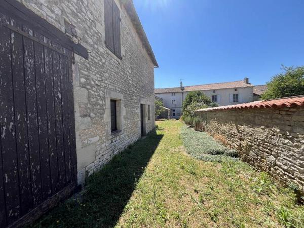 Maison à vendre |  Sauzé-Vaussais |  4 pièces | 112 m²