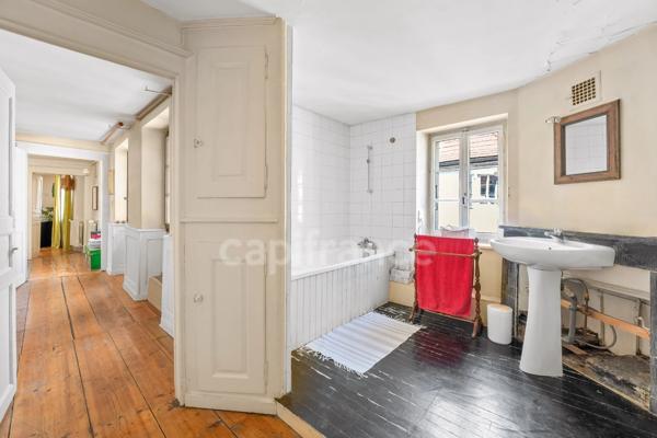Maison à vendre 10 pièces GEX (01)