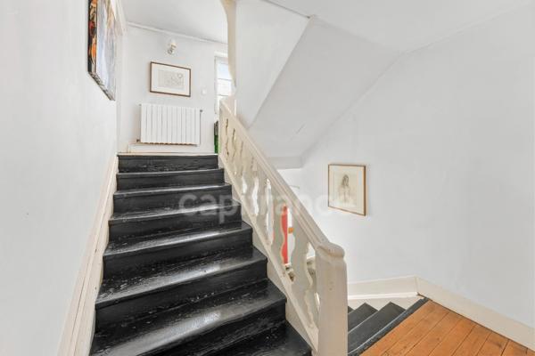 Maison à vendre 10 pièces GEX (01)