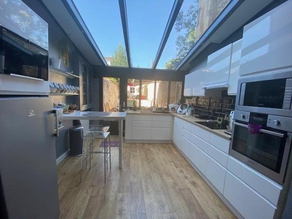 MAISON DE VILLE 3 CHAMBRES GARAGE PISCINE + LOGEMENT 2 CHAMBRES EN CENTRE VILLE !