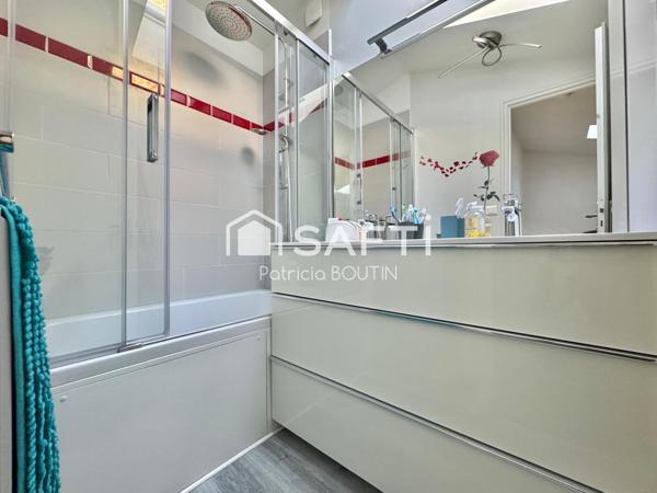 MAISON DE VILLE 3 CHAMBRES GARAGE PISCINE + LOGEMENT 2 CHAMBRES EN CENTRE VILLE !