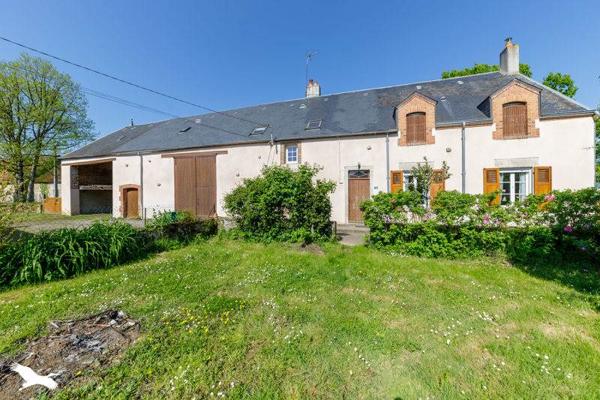 Maison à vendre 143 640 € Saint-Georges-les-Landes 9 p 205 m² DPE F
