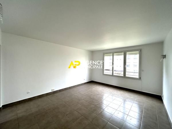 ARGENTEUIL Appartement 4 pièces 65.5 m2 €187 000 ** - Référence 4434