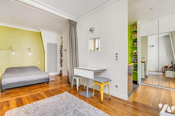 Grands Boulevards - Montmartre - Studio en parfait état au calme