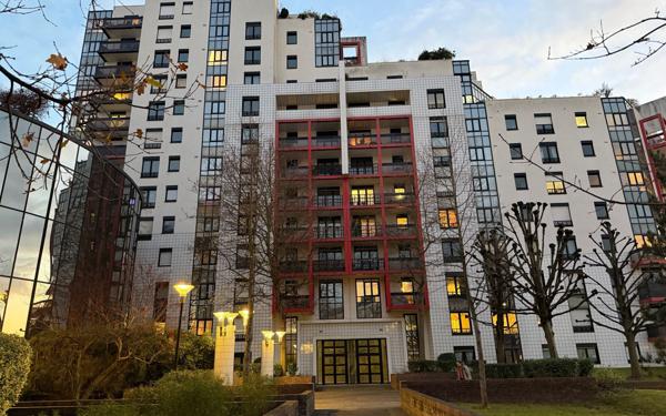 Appartement à vendre    1 pièce • 32,70 m2 Issy-les-Moulineaux