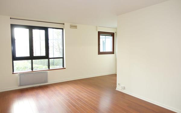 Appartement à vendre    1 pièce • 32,70 m2 Issy-les-Moulineaux