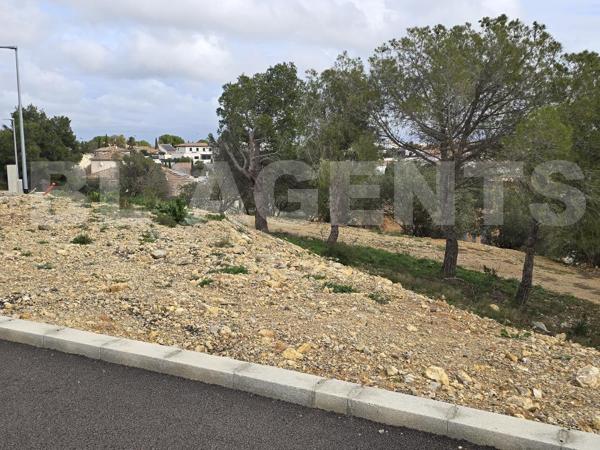 JOLI TERRAIN CONSTRUCTIBLE ET VIABILISE TRES BIEN SITUE A NARBONNE