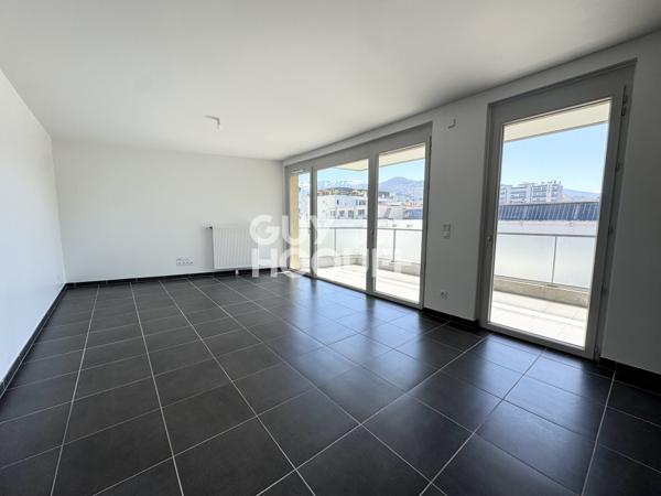 APPARTEMENT À LOUER DE 4 PIÈCES DE 81,00 M²