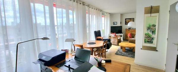 Rouen 10 mn Gare : Bel Appt 70 m² dernier étage, avec 2 terrasses (22 m²), cave et Garage ! Excellente opportunité ...