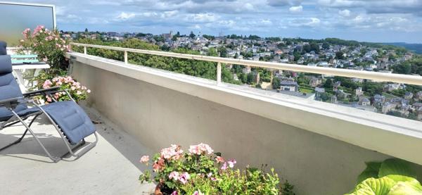 Rouen 10 mn Gare : Bel Appt 70 m² dernier étage, avec 2 terrasses (22 m²), cave et Garage ! Excellente opportunité ...