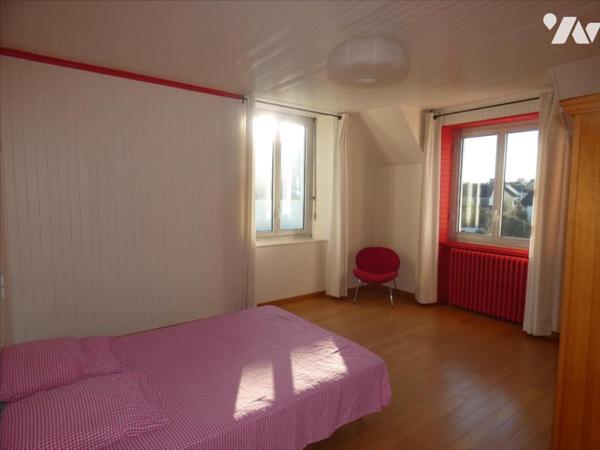 PLONEVEZ DU FAOU- Grande maison, proche du bourg