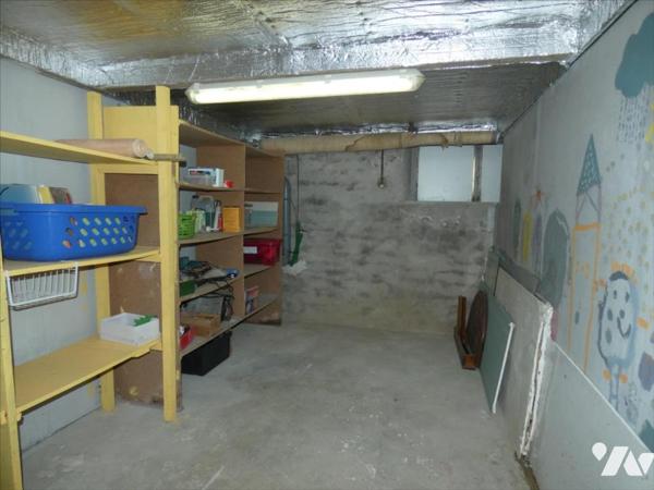 PLONEVEZ DU FAOU- Grande maison, proche du bourg