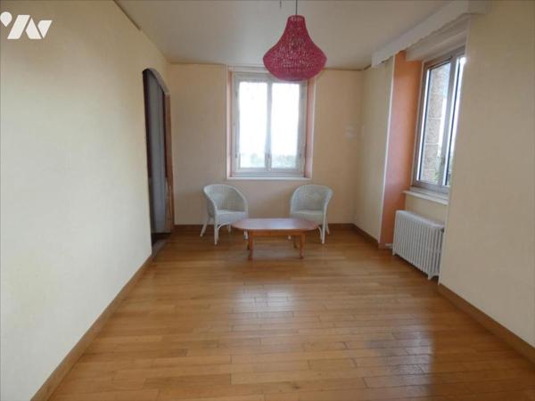 PLONEVEZ DU FAOU- Grande maison, proche du bourg