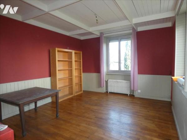 PLONEVEZ DU FAOU- Grande maison, proche du bourg