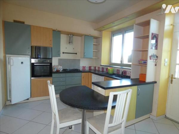 PLONEVEZ DU FAOU- Grande maison, proche du bourg