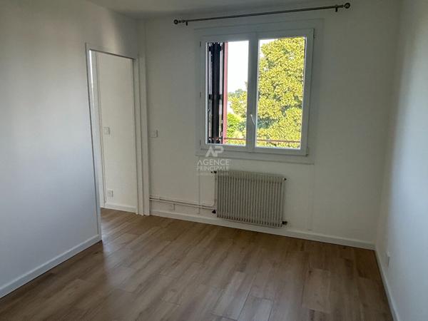 Appartement Le Mesnil Le Roi 3 pièce(s) Loyer 1 290 €/mois charges comprises **  - Référence  4734