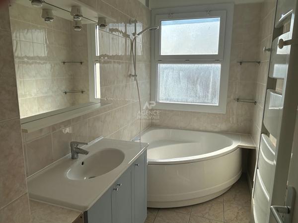 Appartement Le Mesnil Le Roi 3 pièce(s) Loyer 1 290 €/mois charges comprises **  - Référence  4734