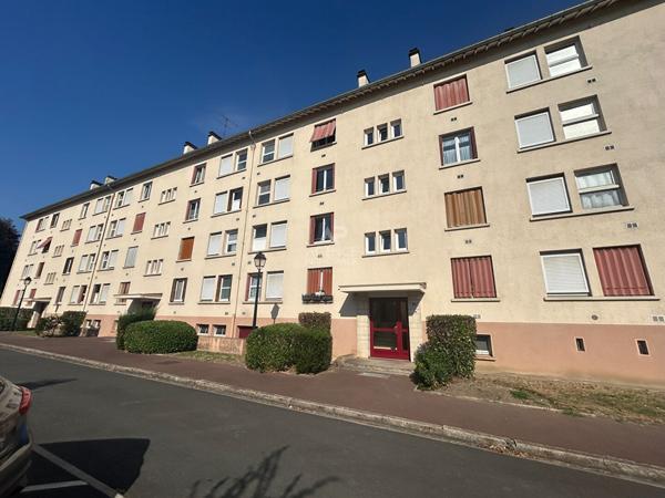 Appartement Le Mesnil Le Roi 3 pièce(s) Loyer 1 290 €/mois charges comprises **  - Référence  4734