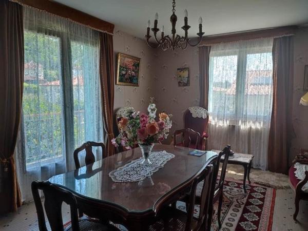 Maison à vendre |  Chalais |  5 pièces | 133 m²