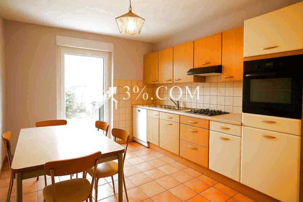 Maison 8 pièce(s) 5 chambre(s) 180 m²