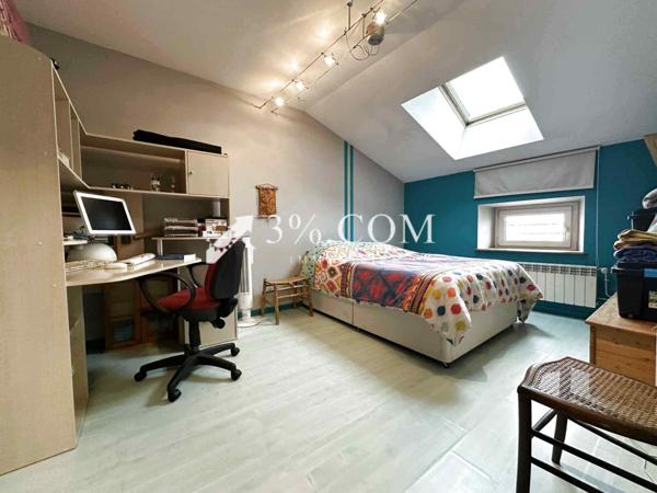 Maison 8 pièce(s) 5 chambre(s) 180 m²