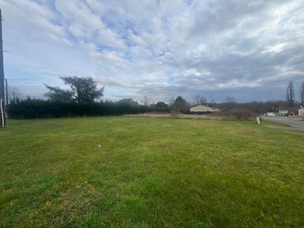 Achat terrain Saint-Seurin-sur-l'Isle - 733 m² - 32 500 €