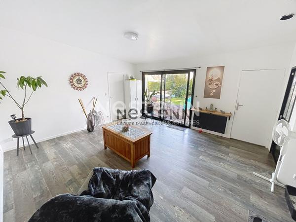 Maison 7 pièces AMBON À 10 minutes à pied de la plage, environnement calme