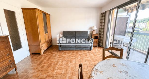 Location Studio meublé 26.88 m² - Hyères 83400