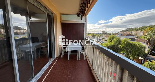 Location Studio meublé 26.88 m² - Hyères 83400
