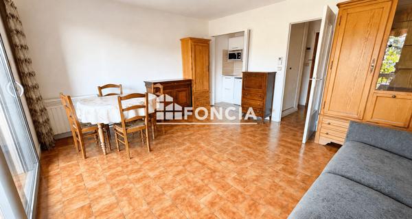 Location Studio meublé 26.88 m² - Hyères 83400