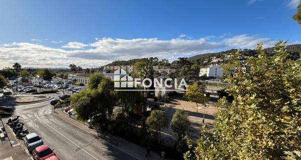 Location Studio meublé 26.88 m² - Hyères 83400