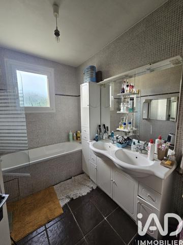 Maison à vendre 7 pièces 242 m² Bressuire