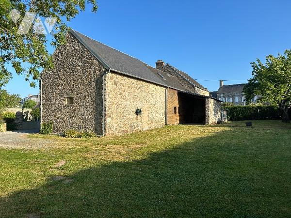 Jolie maison d'environ 160m², située dans la campagne d' Agon-Coutainville,  à 2,5km de la mer.