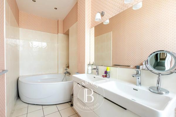 Paris 17ème, Appartement 3 Chambres -  121 m² à vendre