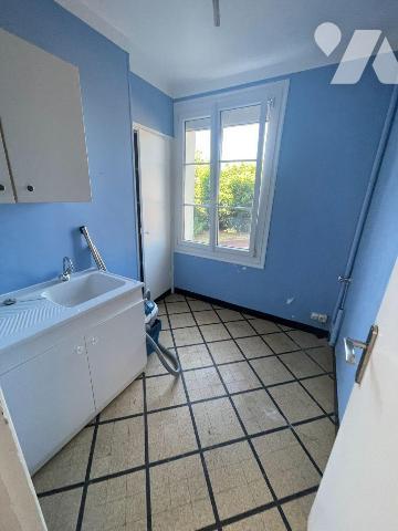 NOUVEAU "Chez des Notaires à Mes Côtés", situé en centre ville de FALAISE, au pied  des commerc...
