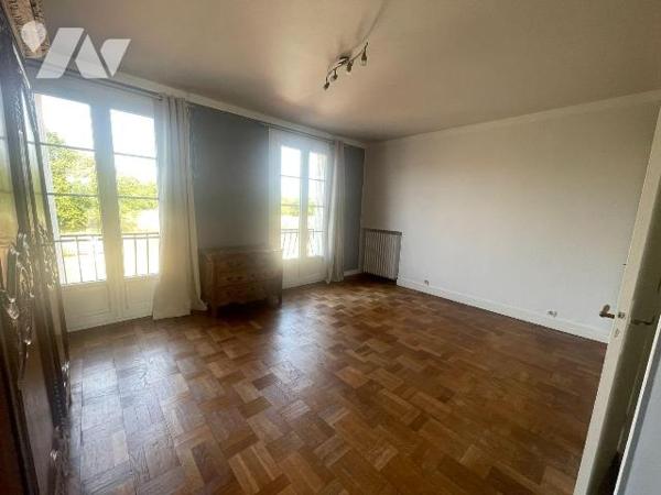 NOUVEAU "Chez des Notaires à Mes Côtés", situé en centre ville de FALAISE, au pied  des commerc...