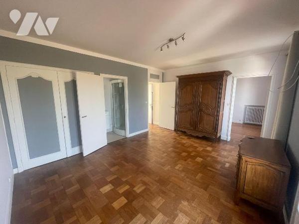 NOUVEAU "Chez des Notaires à Mes Côtés", situé en centre ville de FALAISE, au pied  des commerc...