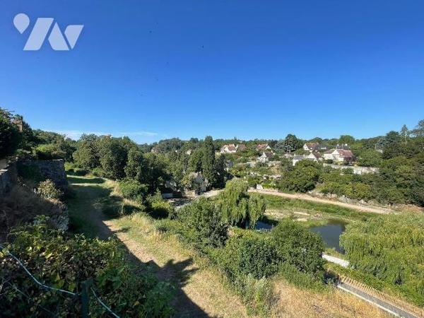NOUVEAU "Chez des Notaires à Mes Côtés", situé en centre ville de FALAISE, au pied  des commerc...