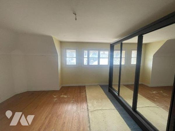 NOUVEAU "Chez des Notaires à Mes Côtés", situé en centre ville de FALAISE, au pied  des commerc...