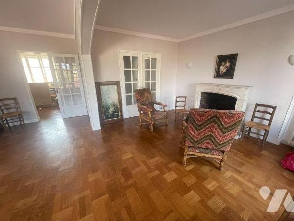 NOUVEAU "Chez des Notaires à Mes Côtés", situé en centre ville de FALAISE, au pied  des commerc...