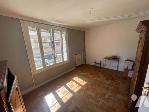 NOUVEAU "Chez des Notaires à Mes Côtés", situé en centre ville de FALAISE, au pied  des commerc...