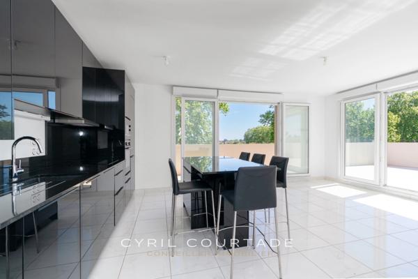 Baillargues, Dpt Hérault (34), Appartement rooftop de 73 m²- Terrasse de 46 m²