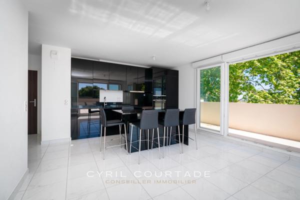 Baillargues, Dpt Hérault (34), Appartement rooftop de 73 m²- Terrasse de 46 m²