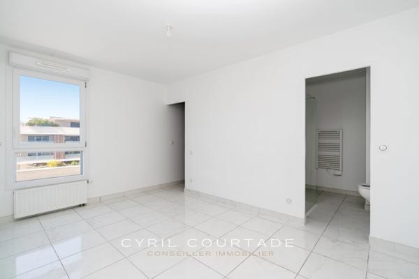 Baillargues, Dpt Hérault (34), Appartement rooftop de 73 m²- Terrasse de 46 m²