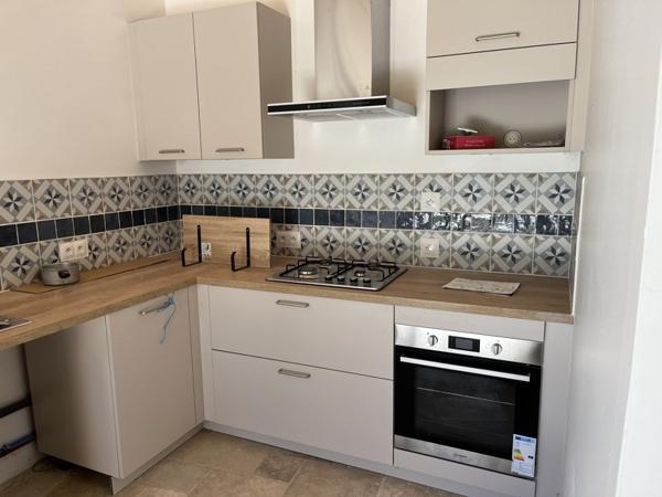 Maison à louer 850 € CC Baigneaux 4 p 98 m² DPE D